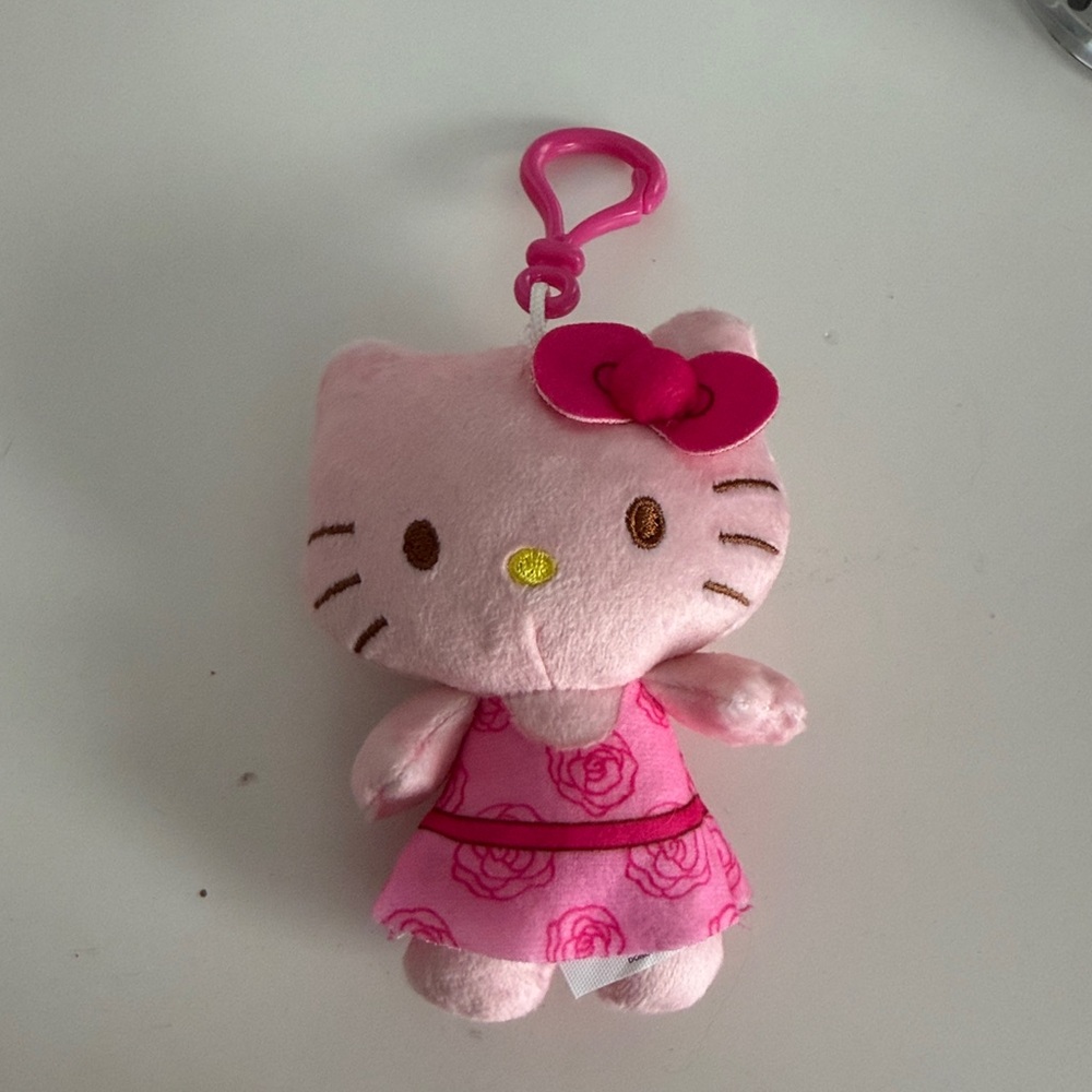 Hello Kitty Keychain Bundle - Picture 4 of 9